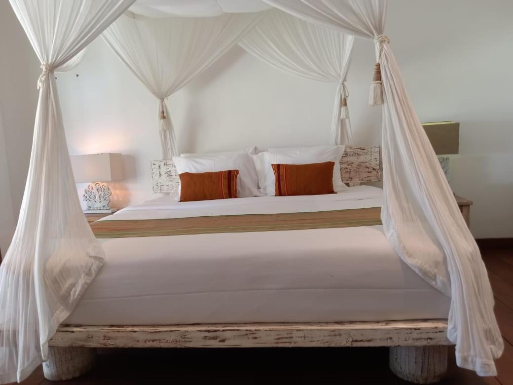 Rua Beach Resort Sumba Ruang foto