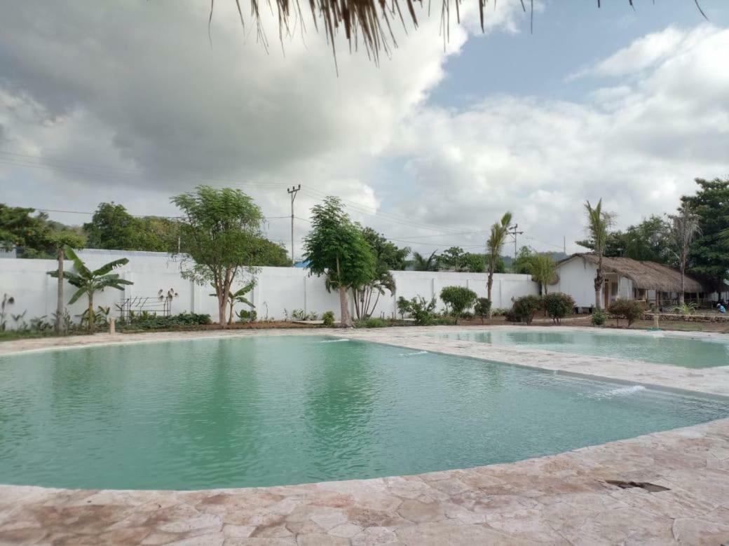 Rua Beach Resort Sumba Bagian luar foto